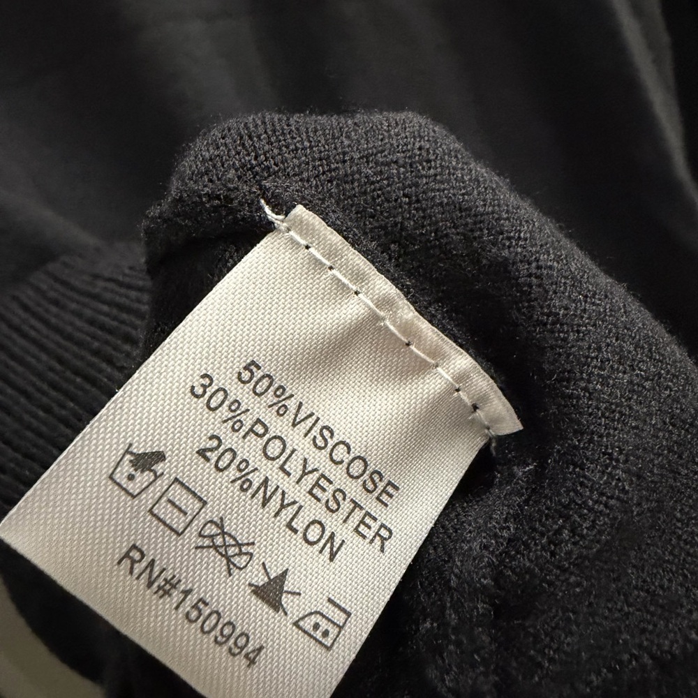 NWT NIKKA K Sweater with Cat Graphic Wearing a Pink Bow Black Size 1X - Picture 5 of 6